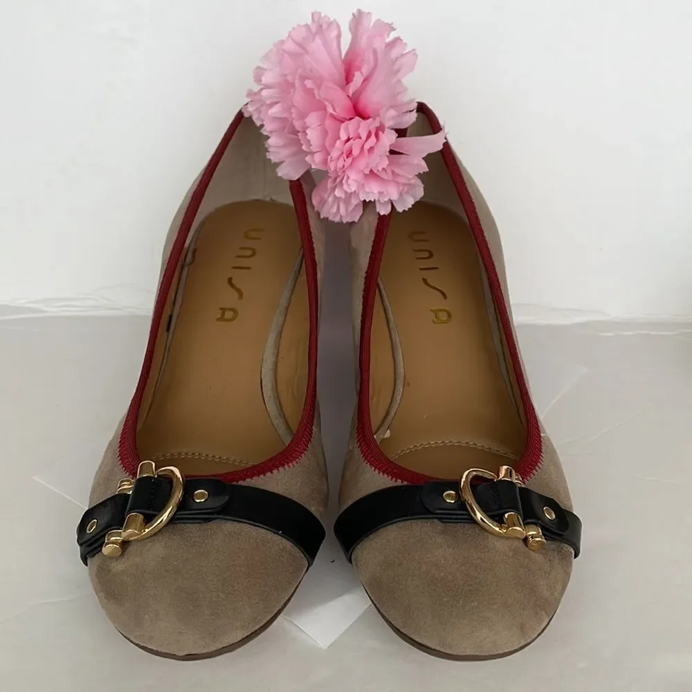 TAN SUEDE WEDGE WITH BROWN AND CRANBERRY ACCENTS,‎ Sz 9-1/2